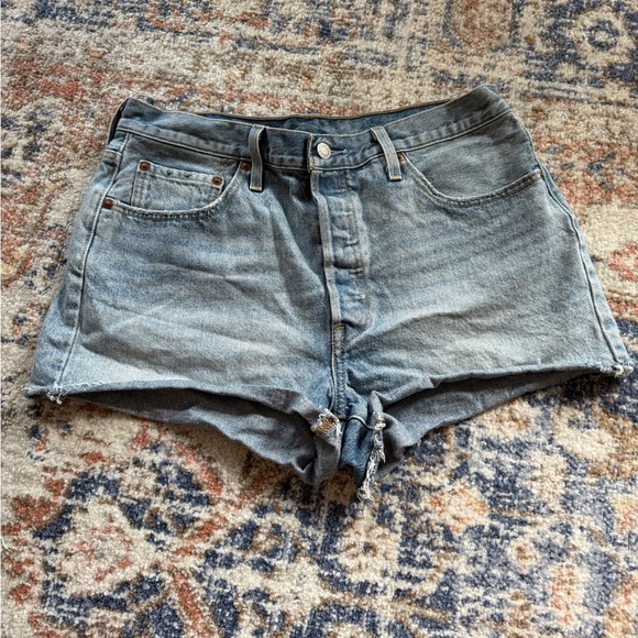 Levi's Denim Cut-Off Shorts - Size 32 - Picture 1 of 7